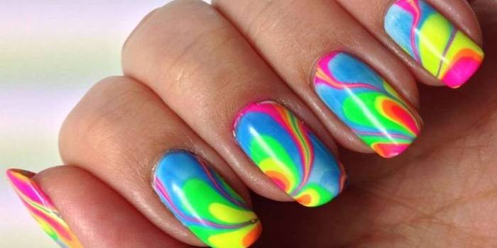 Jasny manicure