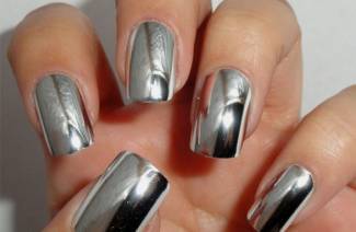 Espejo manicura en casa
