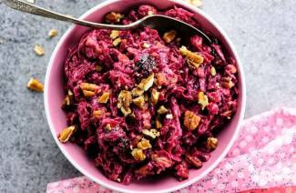 Salada de beterraba com ameixas