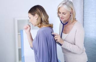 Sintomas de pneumonia em adultos