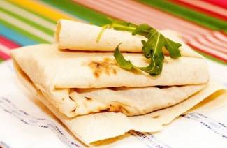 É possível comer pita com perda de peso