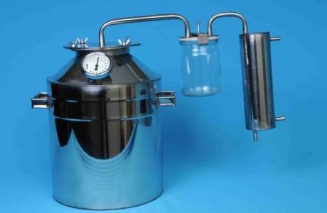 Moonshine com um navio a vapor