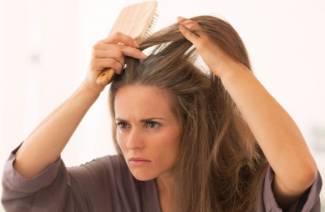 Tintura de cabelo natural que protege o cabelo cinzento