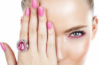 ¿Qué es la goma laca para las uñas?