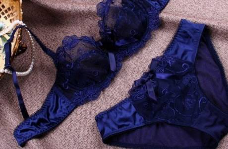 Roupa interior de renda