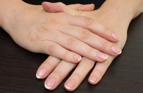 Francuski manicure z szelakiem 2019