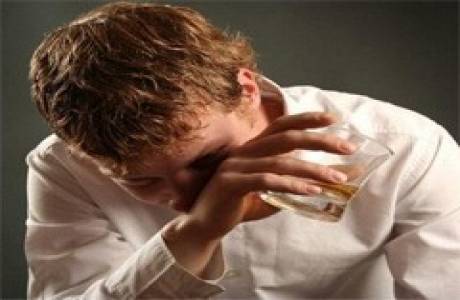 Como curar uma pessoa de alcoolismo