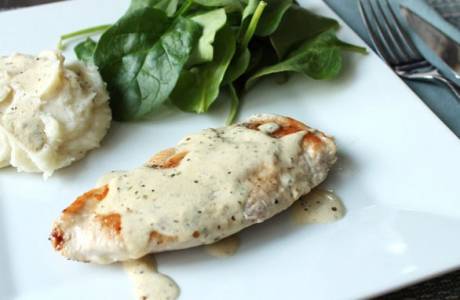 Peito de Frango em Molho Cremoso