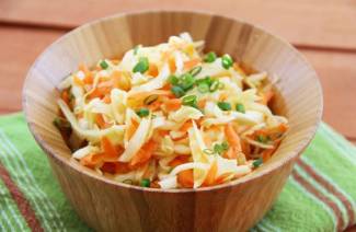 Ensalada de col y zanahoria