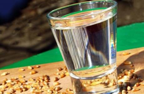 Moonshine na pšenici bez droždia