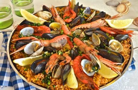 Paella z owocami morza