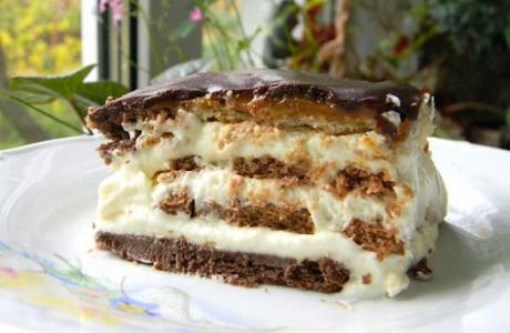 Ciasto z herbatnikami i skondensowanym mlekiem bez pieczenia