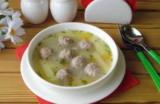 Sopa De Almôndega
