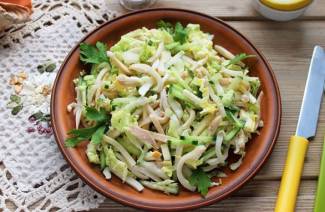 Salada com Queijo Salsicha