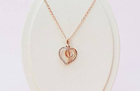 Colgantes de oro corazones