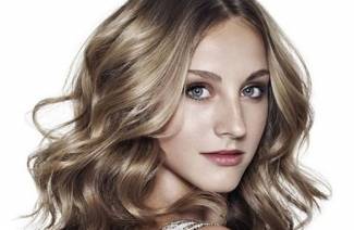 Cómo teñir tu cabello de marrón claro