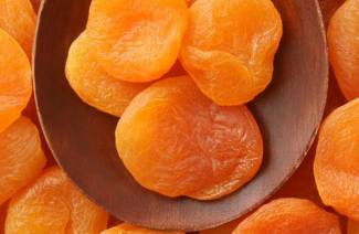 Albaricoques secos: beneficios y daños para el cuerpo