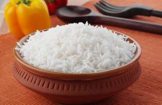 Cómo cocinar arroz rizado en una guarnición