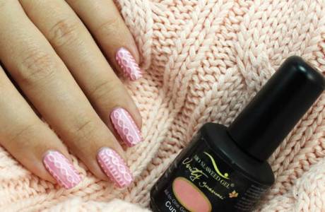 Manicure z dzianiny