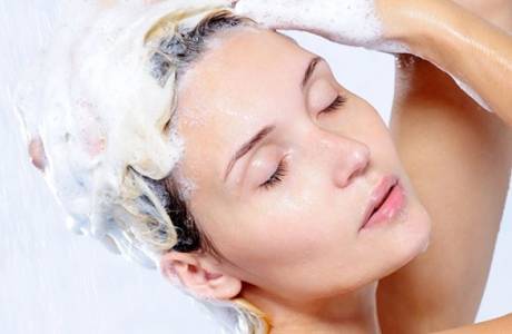 5 razones para usar un champú profesional para cabello teñido