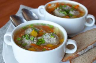 Sopa de Frango com Kharcho