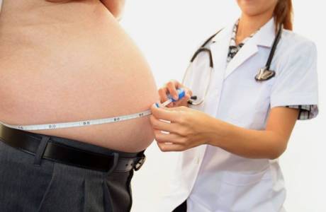 Síntomas de pancreatitis en hombres.