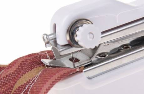 Máquina de costura manual