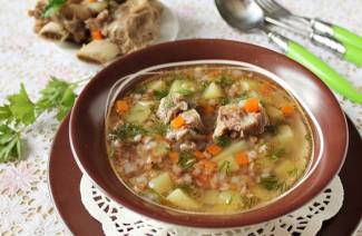 Sopa de caldo de res