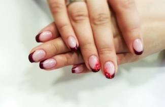 Francês nas unhas
