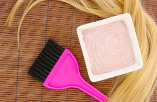 ¿Pueden las mujeres embarazadas teñirse el cabello?