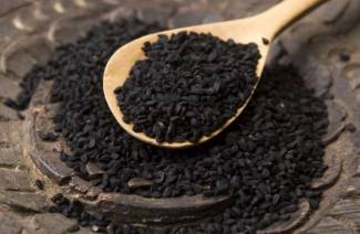 Los beneficios y daños del aceite de comino negro