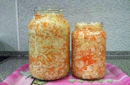 Cómo fermentar repollo en un frasco