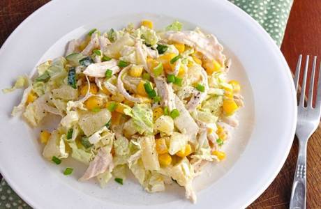 Salada com Peking Repolho e Peito de Frango
