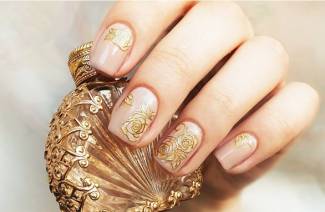Monogramas en uñas