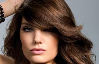 Cortes de cabelo para cabelos longos com franja