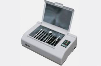 Esterilizador para herramientas de manicura.
