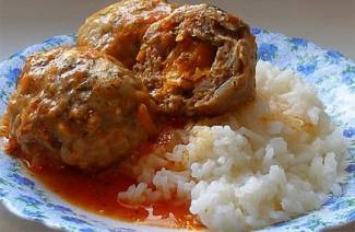 Almôndegas com Arroz