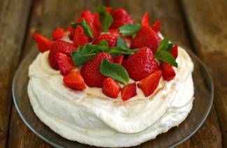 Pastel Pavlova