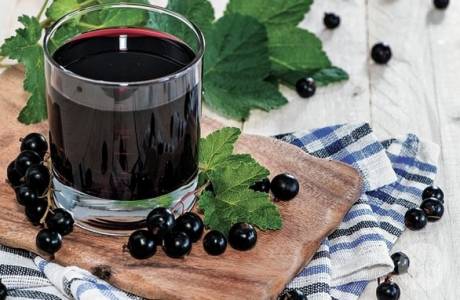 Kompot z czarnej porzeczki na zimę