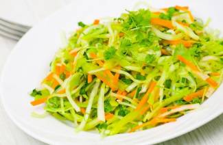 Ensalada de col fresca
