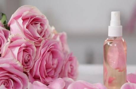 Agua de rosas