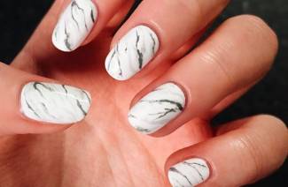 Mármol en las uñas