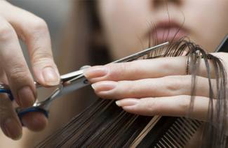 ¿Puedo hacerme un corte de pelo en luna llena?