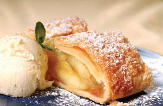Strudel z ciasta francuskiego