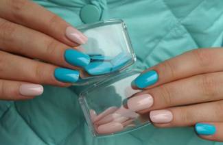 Uñas postizas