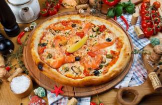 Pizza z owocami morza