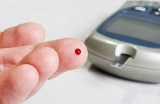 La norma de glucosa en sangre en mujeres después de 60 años.