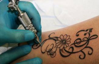 Cómo cuidar un tatuaje