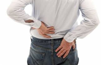Síntomas de una hernia de la columna lumbar.