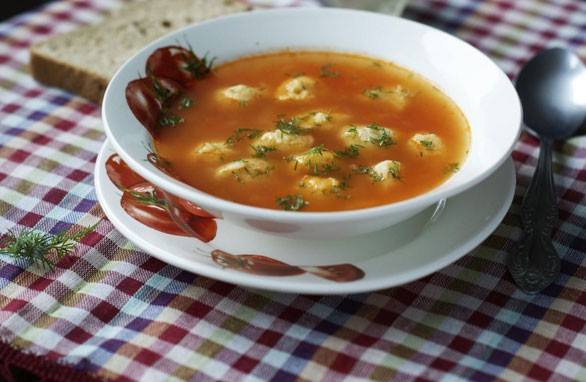 Sopa de albóndigas
